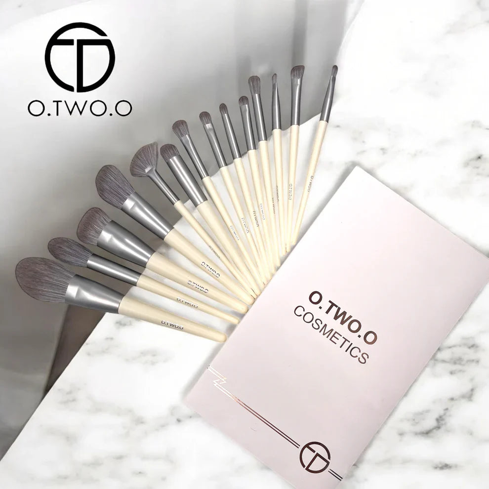 O.two.o High Quality 14 Premium Makeup Brushes