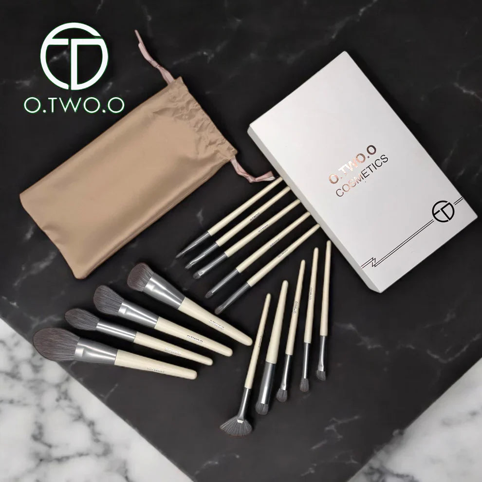 O.two.o High Quality 14 Premium Makeup Brushes