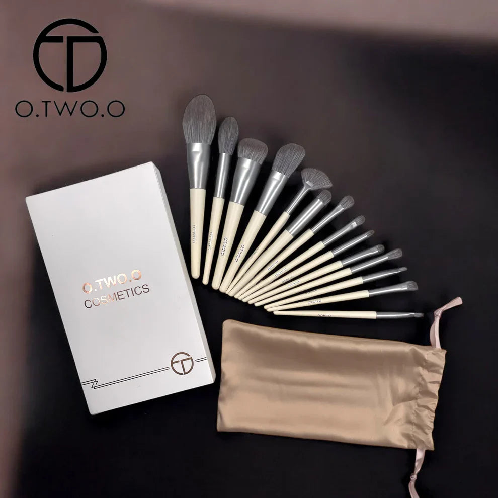 O.two.o High Quality 14 Premium Makeup Brushes